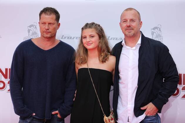 Berlin: World premiere of the film Conni & Co2 Actress Emma Schweiger, Actor Til Schweiger and Actor Heino Ferch on the red carpet to the world premiere of the Kinofilms Conni & Co 2 - The secret of the T-Rex in Berlin in the Sony centre on the Potsdam place in Berlin.  SimonexKuhlmey