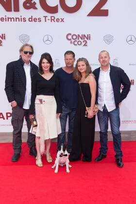 Matthias Habich, Iris Berben, Til Schweiger, Emma Schweiger und Heino Ferch - Weltpremiere Conni und Co 2 - das Geheimnis des T-Rex in Berlin am 09.04.2017. Weltpremiere Conni u. Co 2