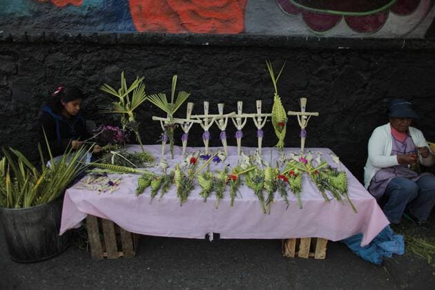April 9, 2017 - Mexico City, Mexico - Roman Catholic devotes During Palm Sunday. Palm fronds are waved to be blessed by a priest to commemorate Palm Sunday which marks the beginning of Holy Week Sunday, April 9, 2017 at the San Lucas church Iztapalapa, Mexico. For Christians, Palm Sunday marks Jesus Christ s entrance into Jerusalem when his followers laid palm branches in his path, prior to his crucifixion. Mexico City Mexico  - ZUMAn230 20170409_zaa_n230_298 Copyright: xEmilioxEspejelx