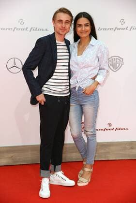 Constantin von Jascheroff mit Freundin Haleh Esbak bei der Weltpremiere des Kinofilms Conni & Co 2 im CineStar IMAX im Sony Center in Berlin am 09.04.2017
