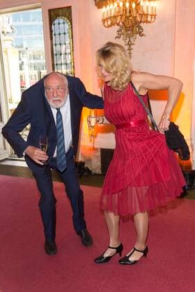 Dieter Hallervorden mit Freundin Christiane Zander - Premiere Der Gloeckner von Notre Dame im Theater des Westens Berlin am 09.04.2017. Premiere Der Gloeckner von Notre Dame