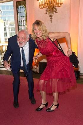 Dieter Hallervorden mit Freundin Christiane Zander - Premiere Der Gloeckner von Notre Dame im Theater des Westens Berlin am 09.04.2017. Premiere Der Gloeckner von Notre Dame