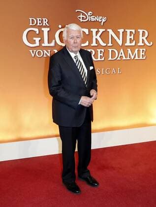 Peter Weck bei der Premiere -Der Gloeckner von Notre Dame im Theater des Westens in Berlin.