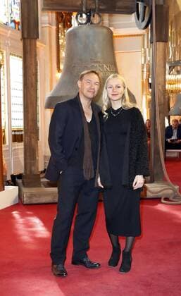 Thomas Arnold mit Tochter Louise bei der Premiere -Der Gloeckner von Notre Dame im Theater des Westens in Berlin.