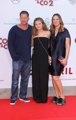 Til Schweiger, Tochter Emma und Dana Schweiger bei der Filmpremiere - Conni & Co 2 - Das Geheimnis des T-Rex - im SonyCenter, Potsdamer Platz, Berlin Copyright imago stock&people GmbH Tinkeres Datum: 09.04.2017 Filmpremiere - Conni & Co 2 -