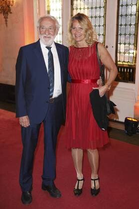 Dieter Hallervorden mit Freundin Christiane Zander bei der Premiere des Disney Musicals Der Glöckner von Notre Dame im Stage Theater des Westens. Berlin, 19.02.2017 Foto:xS.xGabschx xFuturexImage