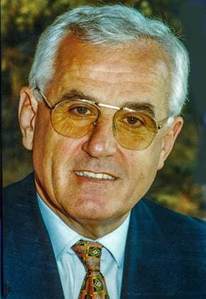 Dr. rer.pol.h. c. Peter Hartz Mitglied des Vorstands der Volkswagen AG - hier am 08.03.2000
