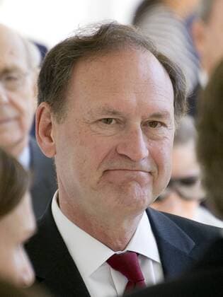 April 10, 2017 - Washington, District of Columbia, United States of America - Associate Justice of the United States Supreme Court Samuel Alito on the Colonnade as he arrives for the Oath of Office ceremony for new Associate Justice of the US Supreme Court Neil Gorsuch in the Rose Garden of the White House in Washington, DC on Monday, April 10, 2017..Credit: CNP. Washington United States of America - ZUMAs152 20170410_zaa_s152_021 Copyright: xRonxSachsx