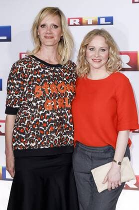 Anna Schudt und Jasmin Schwiers bei der Premiere des RTL Fernsehfilms Ein Schnupfen hätte auch gereicht in der Astor Film Lounge im Residenz Kino. Köln, 11.04.2017 Foto:xC.xHardtx xFuturexImage