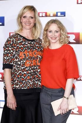 Anna Schudt und Jasmin Schwiers bei der Premiere des RTL Fernsehfilms Ein Schnupfen hätte auch gereicht in der Astor Film Lounge im Residenz Kino. Köln, 11.04.2017 Foto:xC.xHardtx xFuturexImage