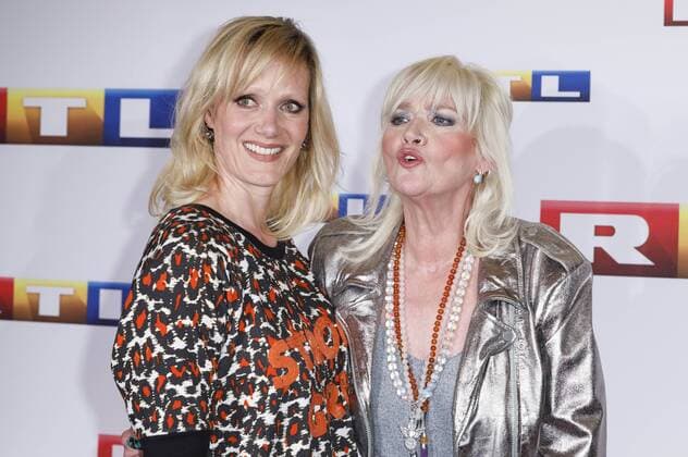 Anna Schudt und Gaby Köster bei der Premiere des RTL Fernsehfilms Ein Schnupfen hätte auch gereicht in der Astor Film Lounge im Residenz Kino. Köln, 11.04.2017 Foto:xC.xHardtx xFuturexImage