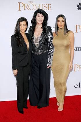 Kourtney Kardashian, Cher und Kim Kardashian bei der The Promise Film Premiere am 12.04.2017 in Hollywood, Los Angeles The Promise Filmpremiere in Los Angeles, 2017 