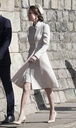 . 16 04 2017. London, United Kingdom. The Duchess of Cambridge arriving for the Easter Sunday church service at Windsor Castle, United Kingdom.  xStephenxLockx xi-Imagesx IIM-14899-0021