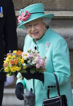 . 16 04 2017. London, United Kingdom. The Queen leaving the Easter Sunday church service at Windsor Castle, United Kingdom.  xStephenxLockx xi-Imagesx IIM-14899-0028