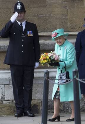 . 16 04 2017. London, United Kingdom. The Queen leaving the Easter Sunday church service at Windsor Castle, United Kingdom.  xStephenxLockx xi-Imagesx IIM-14899-0031