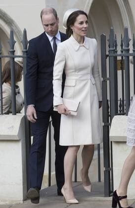 . 16 04 2017. London, United Kingdom. The Duke and Duchess of Cambridge leaving the Easter Sunday church service at Windsor Castle, United Kingdom.  xStephenxLockx xi-Imagesx IIM-14899-0036