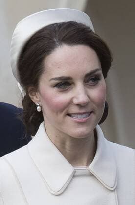 . 16 04 2017. London, United Kingdom. The Duchess of Cambridge leaving the Easter Sunday church service at Windsor Castle, United Kingdom.  xStephenxLockx xi-Imagesx IIM-14899-0040