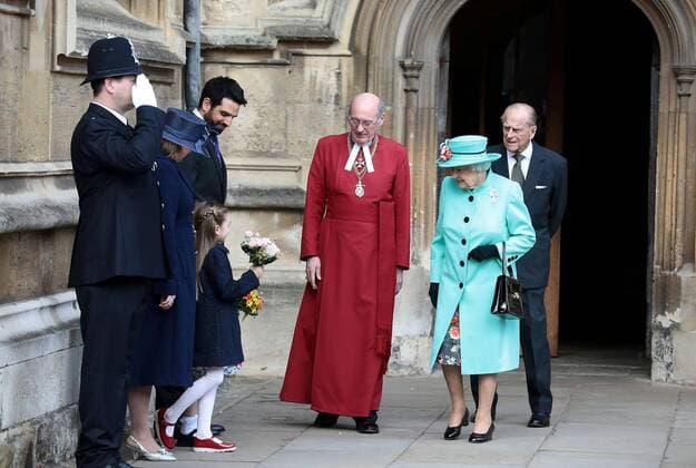 . 16 04 2017. London, United Kingdom. The Queen leaving the Easter Sunday church service at Windsor Castle, United Kingdom.  xCPNAxPOOLxx xi-Imagesx IIM-14899-0062