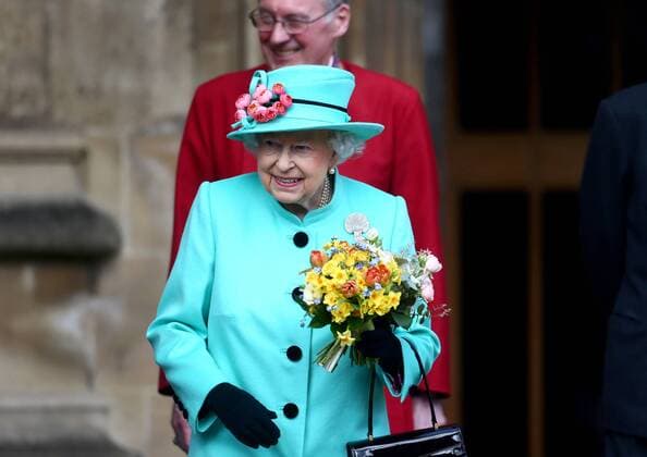 . 16 04 2017. London, United Kingdom. The Queen leaving the Easter Sunday church service at Windsor Castle, United Kingdom.  xCPNAxPOOLxx xi-Imagesx IIM-14899-0066