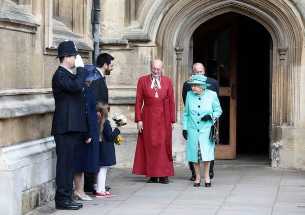 . 16 04 2017. London, United Kingdom. The Queen leaving the Easter Sunday church service at Windsor Castle, United Kingdom.  xCPNAxPOOLxx xi-Imagesx IIM-14899-0069