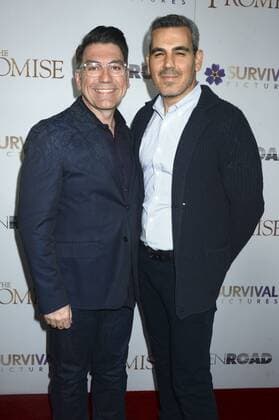 Michael Aram mit Ehemann Aret Tikirway beim Screening des Kinofilms The Promise im Paris Theatre. New York, 18.04.2017 Foto:xD.xVanxTinex xFuturexImage