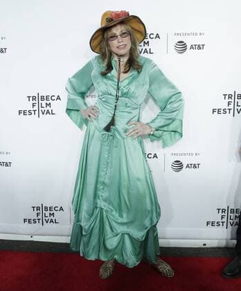 Carly Simon arrives on the red carpet at the Clive Davis: The Soundtrack Of Our Lives Premiere at Radio City Music Hall on April 19, 2017 in New York City.  NYP20170419176 JOHNxANGELILLO