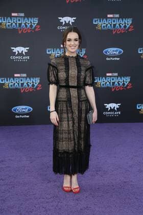 April 19, 2017 - 19 April 2017 - Hollywood, California -Elizabeth Henstridge. Premiere Of Disney And Marvel s Guardians Of The Galaxy Vol. 2 held at Dolby Theatre. Photo Credit: PMA AdMedia - ZUMAa123 20170419_zaa_a123_279 Copyright: xPma Admediax