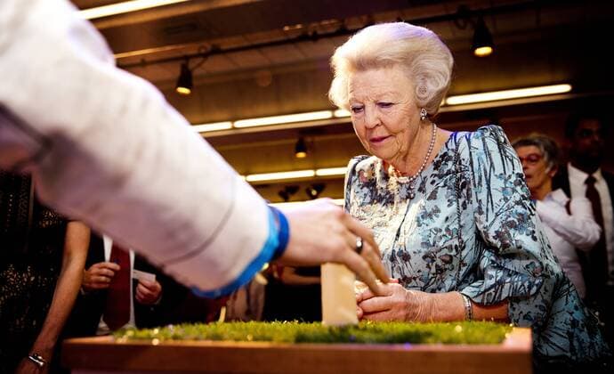 The Netherlands, Delft. Princess Beatrix and Princess Mabel are present at the third Prince Friso Engineer Award.  65305151