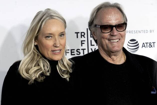 Peter Fonda mit Gattin Margaret DeVogelaere bei der Weltpremiere von Clive Davis: The Soundtrack of Our Lives zur Eröffnung des Tribeca Film Festival 2017 in der Radio City Music Hall. New York, 19.04.2017 Foto:xD.xVanxTinex xFuturexImage