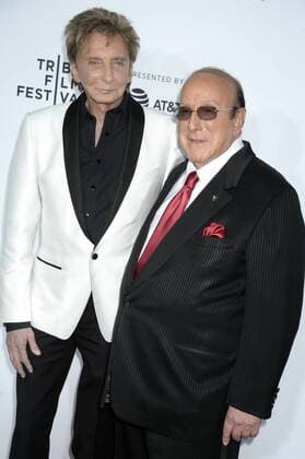 Barry Manilow und Clive Davis bei der Weltpremiere von Clive Davis: The Soundtrack of Our Lives zur Eröffnung des Tribeca Film Festival 2017 in der Radio City Music Hall. New York, 19.04.2017 Foto:xD.xVanxTinex xFuturexImage