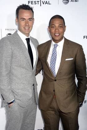Don Lemon mit Freud bei der Weltpremiere von Clive Davis: The Soundtrack of Our Lives zur Eröffnung des Tribeca Film Festival 2017 in der Radio City Music Hall. New York, 19.04.2017 Foto:xD.xVanxTinex xFuturexImage