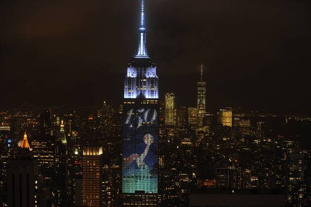 Blick auf das Empire State Building beim Harper s Bazaar s 150th Anniversay Event mit Motiven aus 15 Decaden aus Bazaar s Archiven. New York, 19.04.2017 Foto:xD.xVanxTinex xFuturexImage