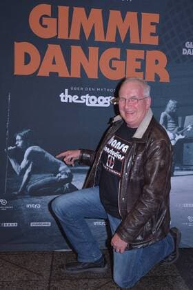 Eduard Meyer (Toningenieur Hansa Studios fuer David Bowie und Iggy Pop) Ankunft Iggy POPs Birthday Bash zum Konzert Kinofilm GIMME DANGER im KIno International in Berlin am 20.04.2017