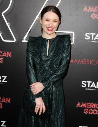 April 20, 2017 - Los Angeles, CA, United States - 20 April 2017 - Los Angeles, California - Emily Browning. American Gods Los Angeles Premiere held at The Cinerama Dome Theatre. Photo Credit: AdMedia Los Angeles United States - ZUMAa123 20170420_zaa_a123_046 Copyright: xAdmediax