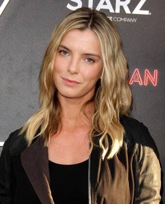 April 20, 2017 - Los Angeles, CA, United States - 20 April 2017 - Los Angeles, California - Betty Gilpin. American Gods Los Angeles Premiere held at The Cinerama Dome Theatre. Photo Credit: AdMedia Los Angeles United States - ZUMAa123 20170420_zaa_a123_101 Copyright: xAdmediax