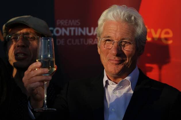 US actor Richard Gere poses for photographers before receive the Continuara s Award of Culture during an act held in Barcelona, northeastern Spain, 21 April 2017. CONTINUARA S AWARD OF CULTURE !ACHTUNG: NUR REDAKTIONELLE NUTZUNG!  Copyright: xALEJANDROxGARCIAx 20170421-636284066978009609