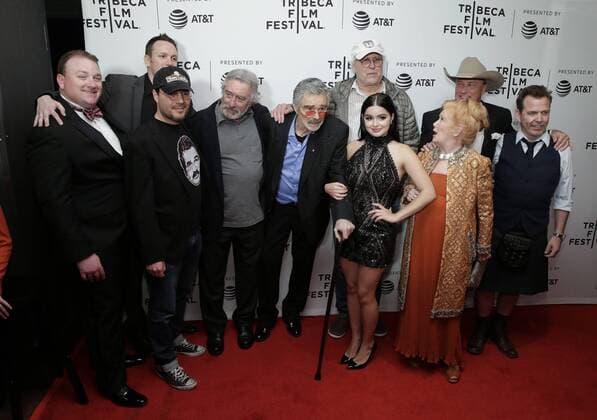 Robert De Niro, Burt Reynolds, Chevy Chase and Ariel Winter ands other cast members arrive on the red carpet at the Dog Years Premiere during 2017 Tribeca Film Festival at Cinepolis Chelsea on April 22, 2017 in New York City.  NYP20170422107 JOHNxANGELILLO