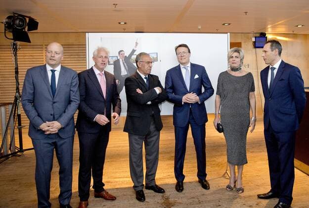 22-04-2017 Amsterdam Prince Constantijn and Princess Laurentien with Burhan Ozbilici during the World Press Photo 2016 award at the muziekgebouw ’t IJ in Amsterdam.  Copyright: xppe nieboerx