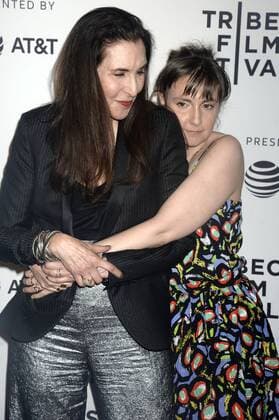 Laurie Simmons und Lena Dunham bei der Premiere von My Art auf dem Tribeca Film Festival 2017 im Cinepolis Chelsea. New York, 22.04.2017 Foto:xD.xVanxTinex xFuturexImage