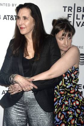 Laurie Simmons und Lena Dunham bei der Premiere von My Art auf dem Tribeca Film Festival 2017 im Cinepolis Chelsea. New York, 22.04.2017 Foto:xD.xVanxTinex xFuturexImage