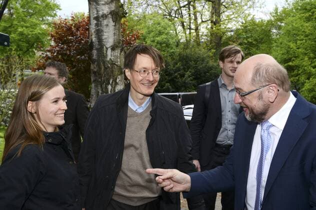 Karl Lauterbach mit Tochter Rosi und Martin Schulz beim Konzert gegen Rechts im Stadtgarten. Köln, 23.04.2017 Foto:xJ.xKrickx xFuturexImage