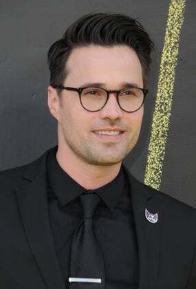 April 24, 2017 - Westwood, CA, United States - 24 April 2017 - Westwood, California - Brett Dalton. National Geographic s Premiere screening of Genius held at Fox Theater in Westwood. Photo Credit: AdMedia Westwood United States - ZUMAa123 20170424_zaa_a123_190 Copyright: xBirdiexThompsonx