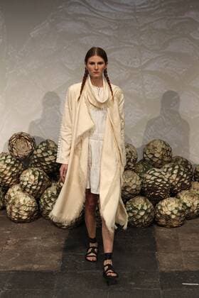 A model presents the creations of Mexican designer Francisco Cancino Yakampot during the third day of the Mexico Mercedes Benz Fashion Week in Mexico City, Mexico, 25 April 2017. MERCEDES BENZ FASHION WEEK IN MEXICO !ACHTUNG: NUR REDAKTIONELLE NUTZUNG!  Copyright: xAlexxCruzx CMX003 20170425-636287507903119813
