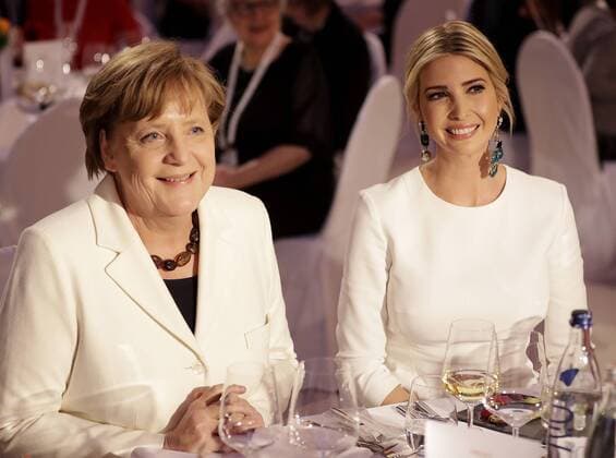Bilder des Tages April 25, 2017 - Berlin, GERMANY - Ivanka Trump, daughter and adviser of U.S. President Donald Trump, left, sits next to German Chacellor Angela Merkel during a dinner after she participated in the W20 Summit in Berlin Tuesday, April 25, 2017. Berlin GERMANY - ZUMAp124 20170425_zaa_p124_024 Copyright: xMichaelxSohn Poolx