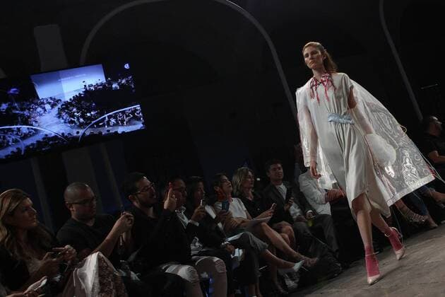 A model presents the creations of Mexican-Japanese designer Armando Takeda during the third day of the Mexico Mercedes Benz Fashion Week in Mexico City, Mexico, 25 April 2017. MERCEDES BENZ FASHION WEEK IN MEXICO !ACHTUNG: NUR REDAKTIONELLE NUTZUNG!  Copyright: xAlexxCruzx CMX003 20170425-636287576683349109