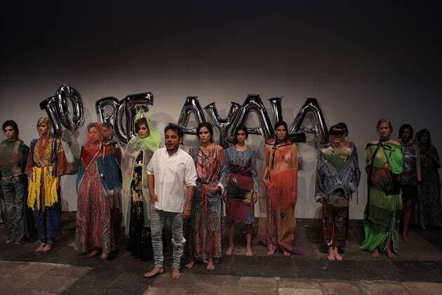 Models presents the creations of Mexican designer Jorge Ayala (C) during the third day of the Mexico Mercedes Benz Fashion Week in Mexico City, Mexico, 25 April 2017. MERCEDES BENZ FASHION WEEK IN MEXICO !ACHTUNG: NUR REDAKTIONELLE NUTZUNG!  Copyright: xAlexxCruzx CMX003 20170426-636287671151474601