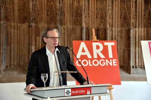 Berliner Galerist Klaus Gerrit Friese und Vorsitzender des Zentralarchiv des internationalen Kunsthandels e.V. am 26.04.2017 in Köln bei der Verleihung des ART Cologne Preis 2017 vom Bundesverband Deutscher Galerien und Kunsthändler e.V. und der Kölnmesse an Dr. Günter Herzog, Leiter des Zentralarchiv des internationalen Kunsthandels ZADIK e.V. im Hansasaal des historischen Rathaus Köln.