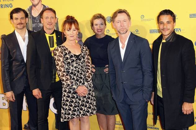 Torben Liebrecht, Wotan Wilke Moehring, Ulrike Krumbiegel, Anke Engelke, Andre Erkau und Kostja Ullmann bei der Premiere des Kinofilms Happy Burnout im Cinemaxx Dammtor. Hamburg, 26.04.2017 Foto:xH.xHartmannx xFuturexImage