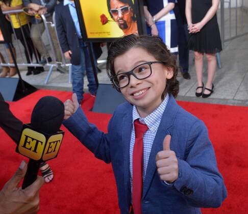 Bilder des Tages Cast member Raphael Alejandro attends the premiere of the motion picture comedy How to Be a Latin Lover at the ArcLight Cinerama Dome in the Hollywood section of Los Angeles. Storyline: Finding himself dumped after 25 years of marriage, a man who made a career of seducing rich older women must move in with his estranged sister, where he begins to learn the value of family.  LAP20170426815 JIMxRUYMEN