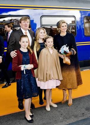 27-04-2017 Tilburg Dutch royal family during Kingsday ( Koningsdag) in Tilburg. Queen Maxima and King Willem-Alexander and Princess Amalia and Princess Alexia and Princess Ariane Prince Constantijn and Princess Laurentien Prince Maurits and Princess Marilene Prince Bernhard and Princess Annette Prince Pieter-Christiaan and Princess Anita Prince Floris and Princess Aimee  Copyright: xPPE NIEBOERx